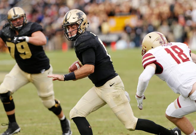 David Blough with a second half carry against Boston College Saturday, September 22, 2018, in Ross-Ade Stadium. Purdue defeated Boston College 30-13.