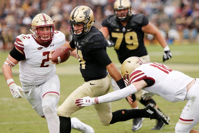 David Blough with a second half carry against Boston College Saturday, September 22, 2018, in Ross-Ade Stadium. Purdue defeated Boston College 30-13.